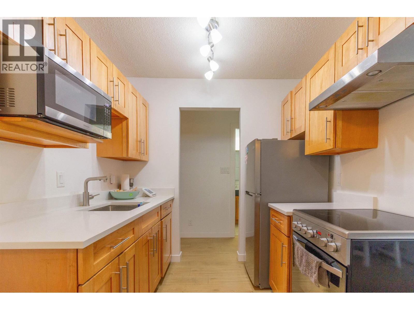 210 270 W 1ST STREET, North Vancouver