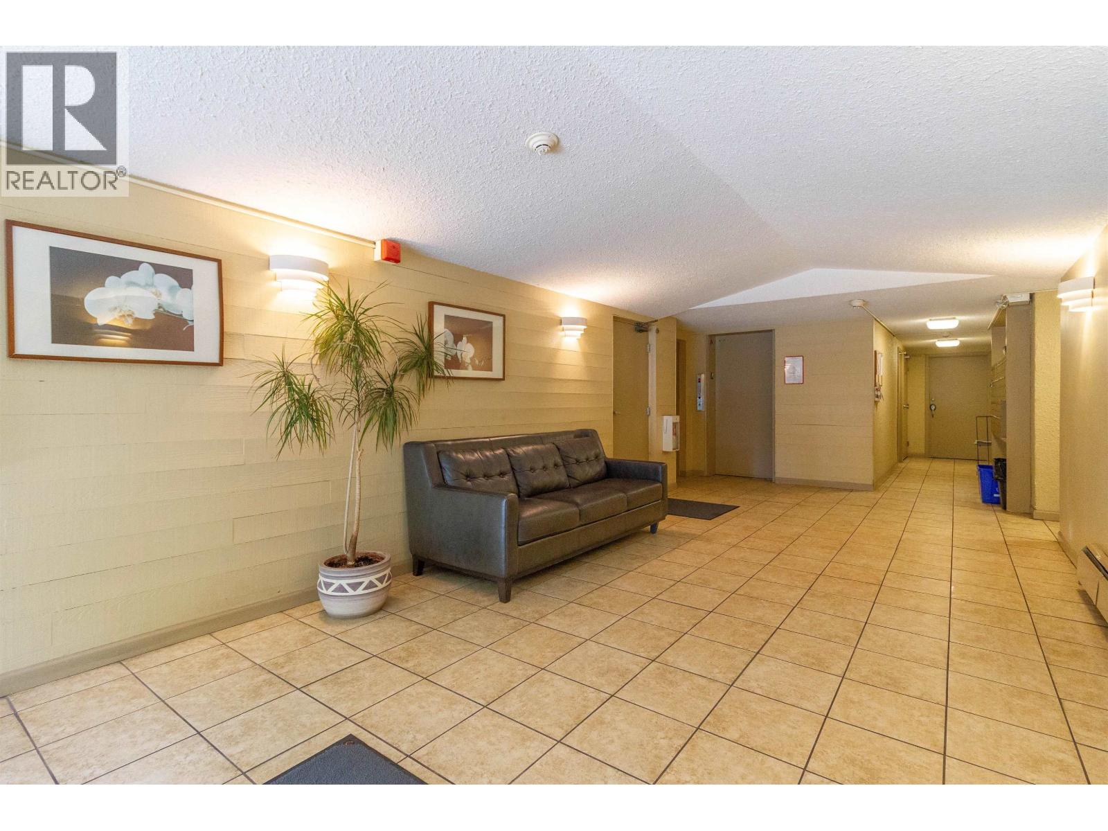 210 270 W 1ST STREET, North Vancouver