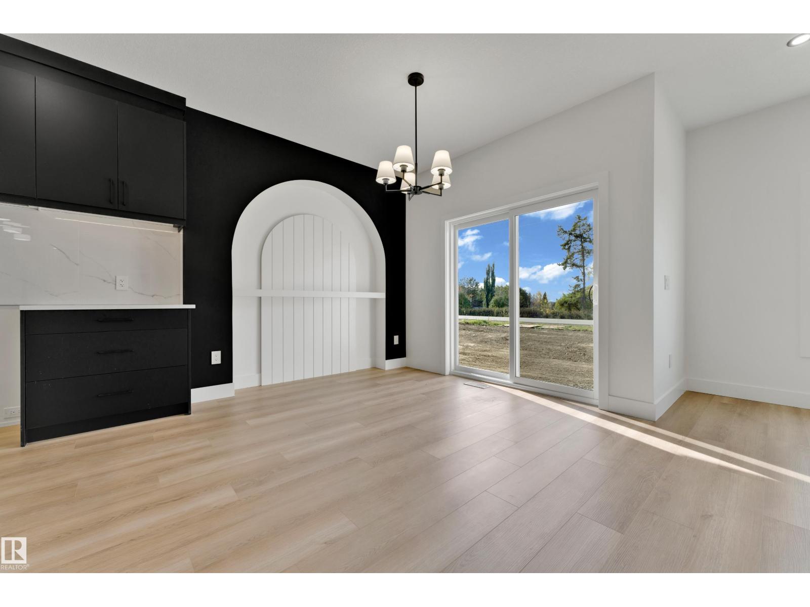 261 Linden LO - 13