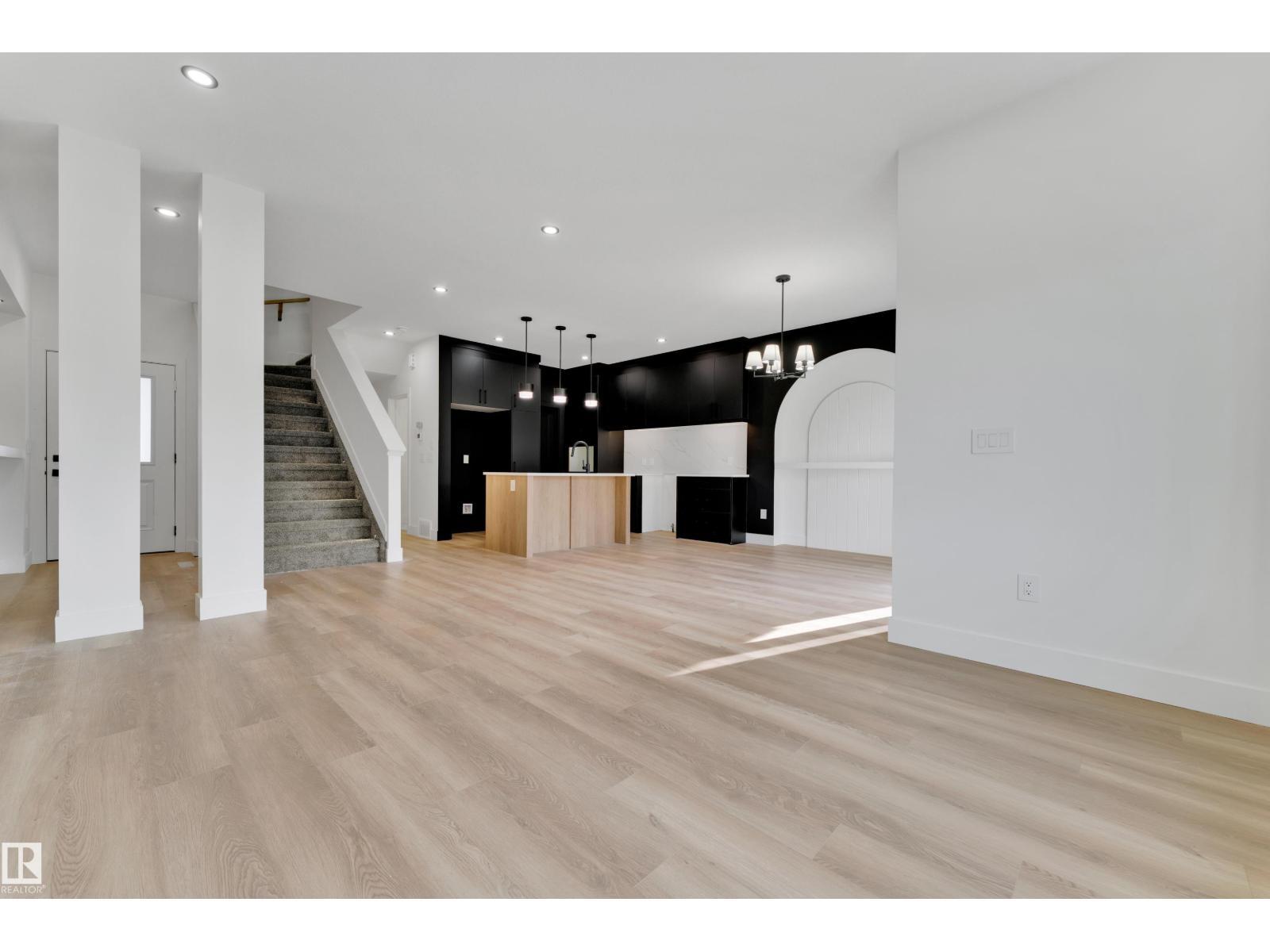 261 Linden LO - 7
