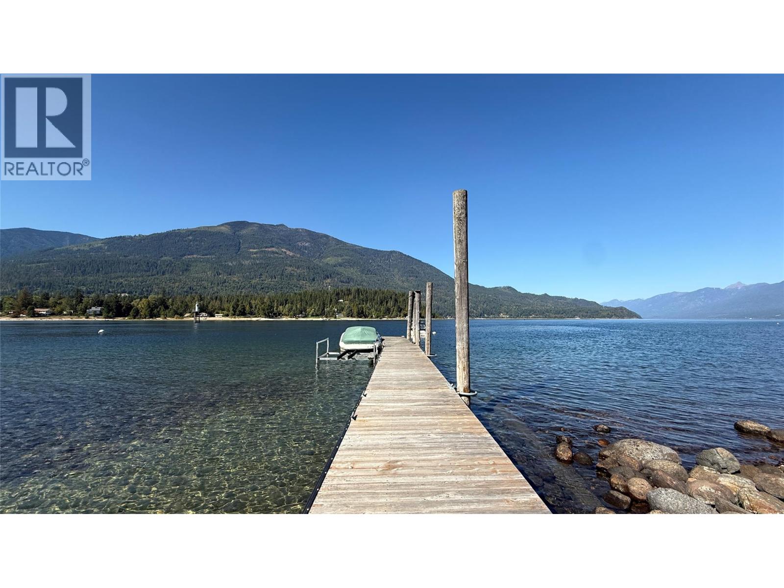 113 Kootenay Lake Road, Procter