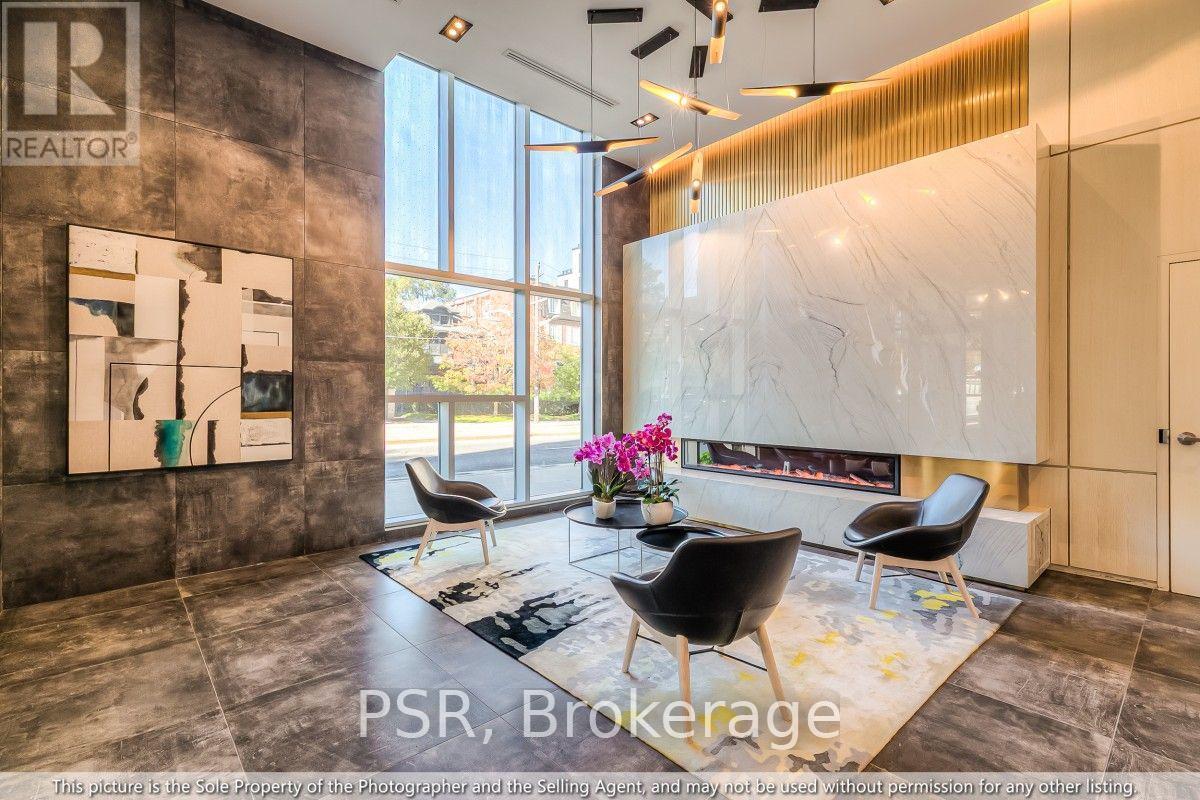 605- 223 St Clair Avenue, Toronto, ON photo 3