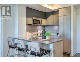 605 - 223 St Clair Avenue, Toronto, ON M4V0A5 Photo 13