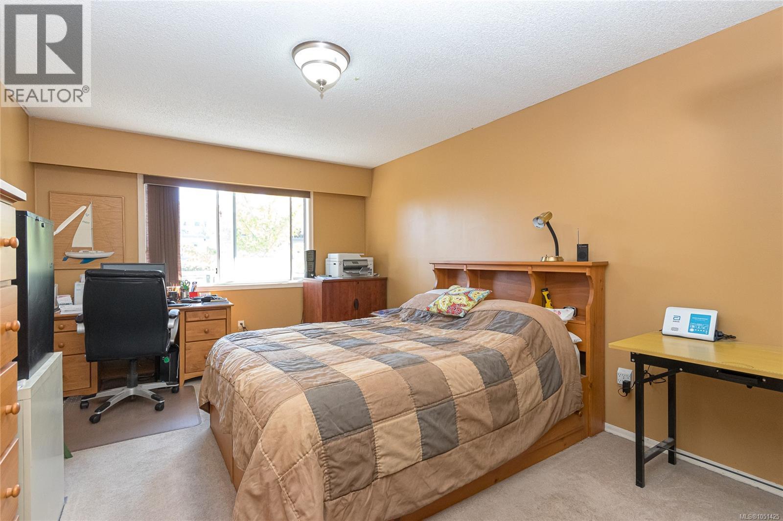 #105 10461 Resthaven Dr - 13