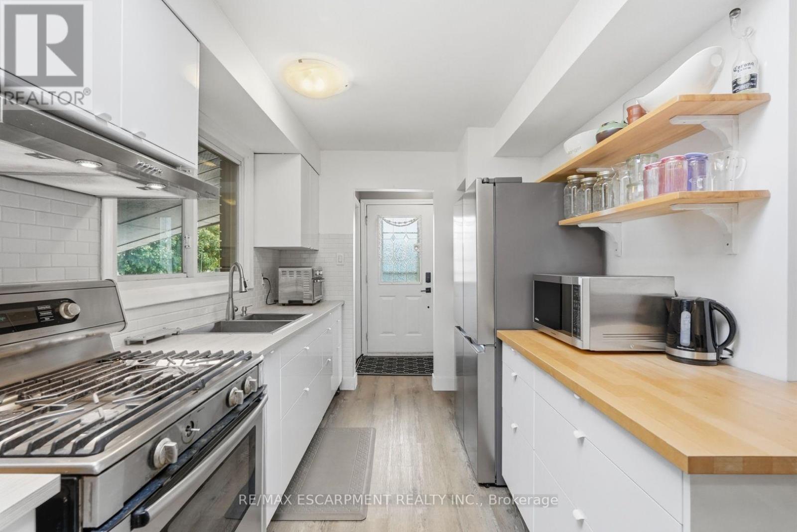 19 ELLINGWOOD AVENUE - 4