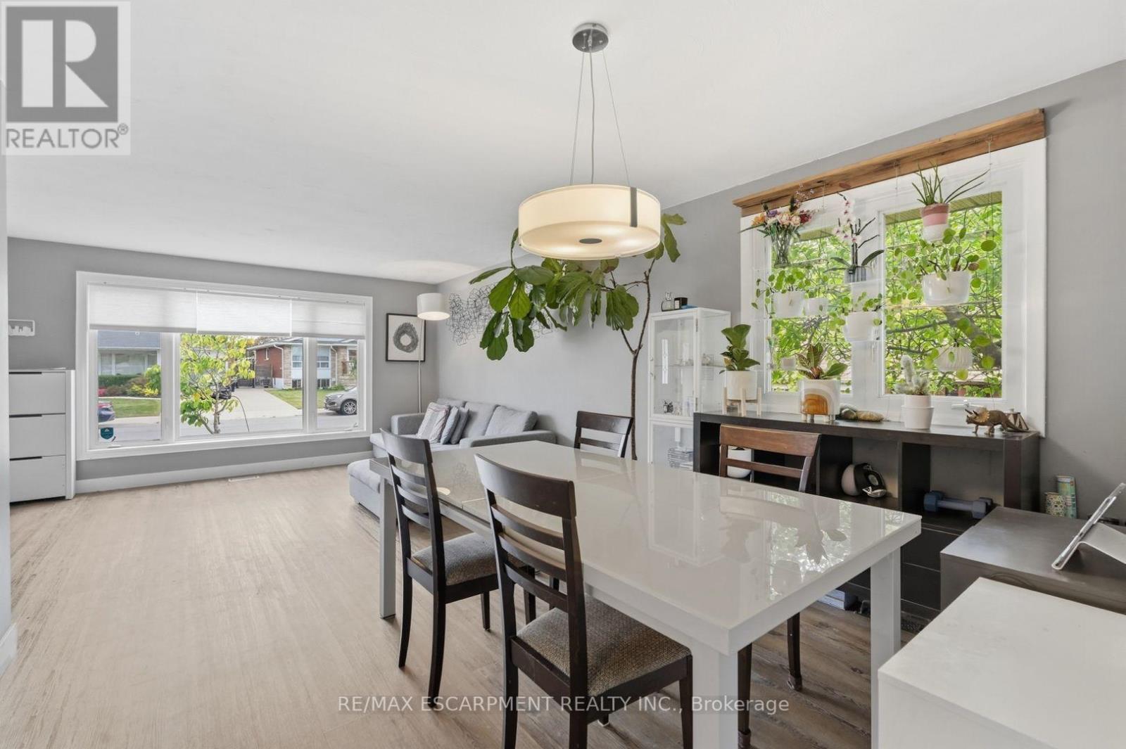 19 ELLINGWOOD AVENUE - 7