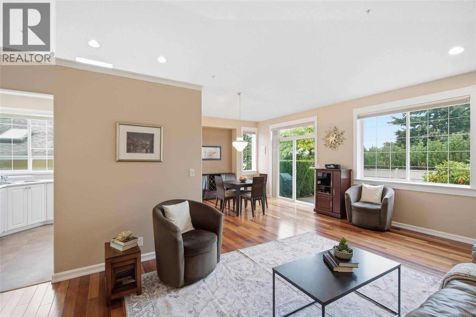 6154 Saturna Ave - 13