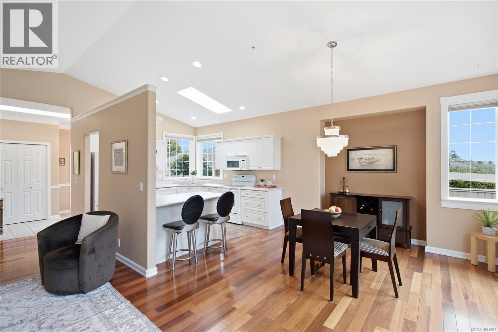 6154 Saturna Ave - 15