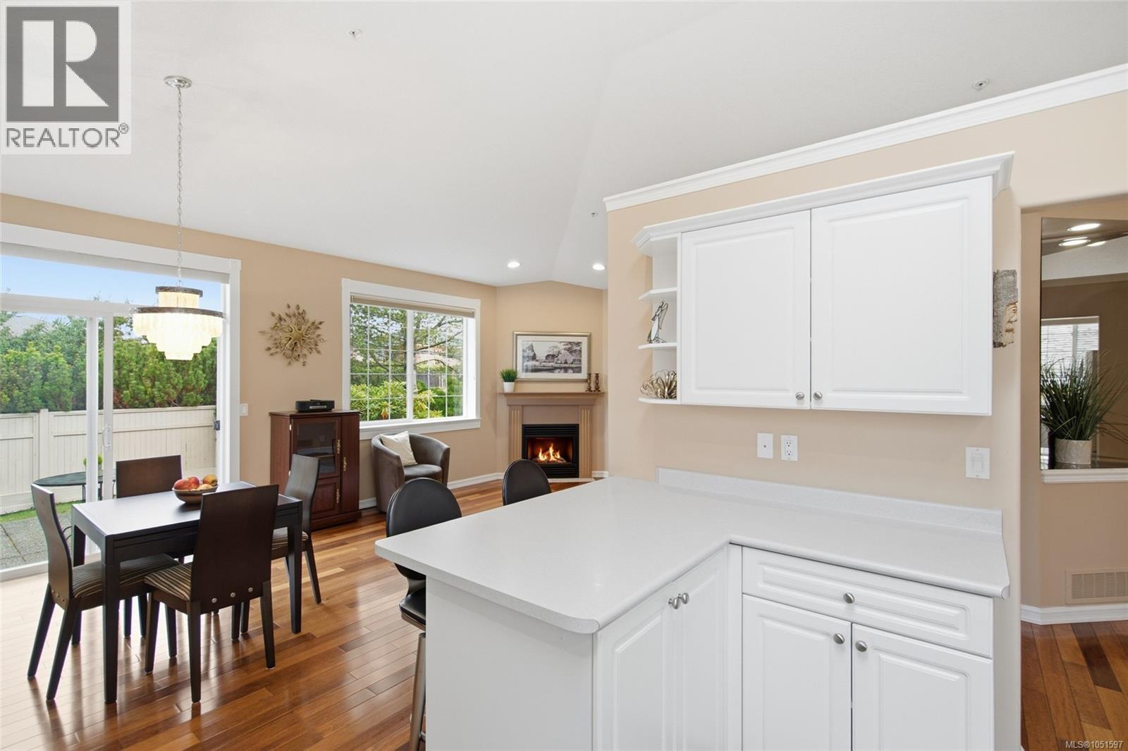 6154 Saturna Ave - 17