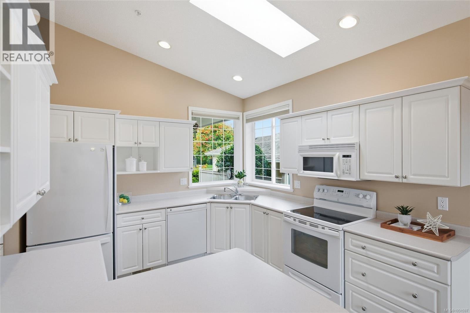 6154 Saturna Ave - 19