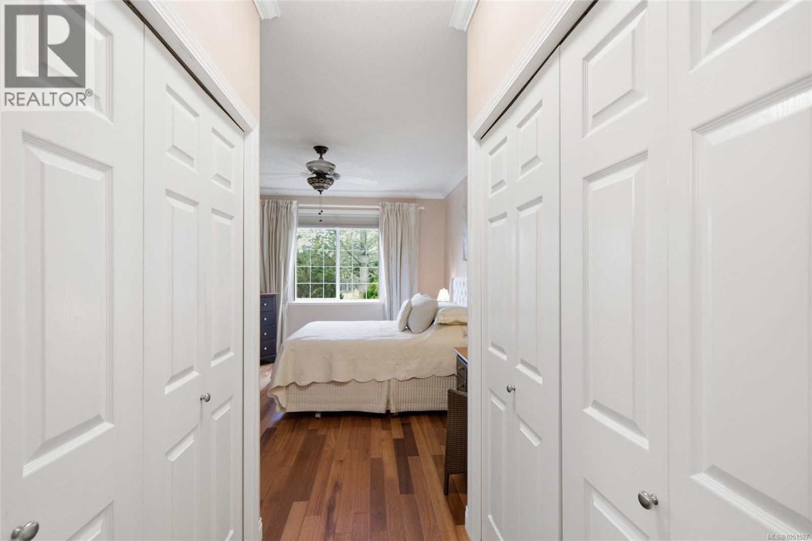6154 Saturna Ave - 24