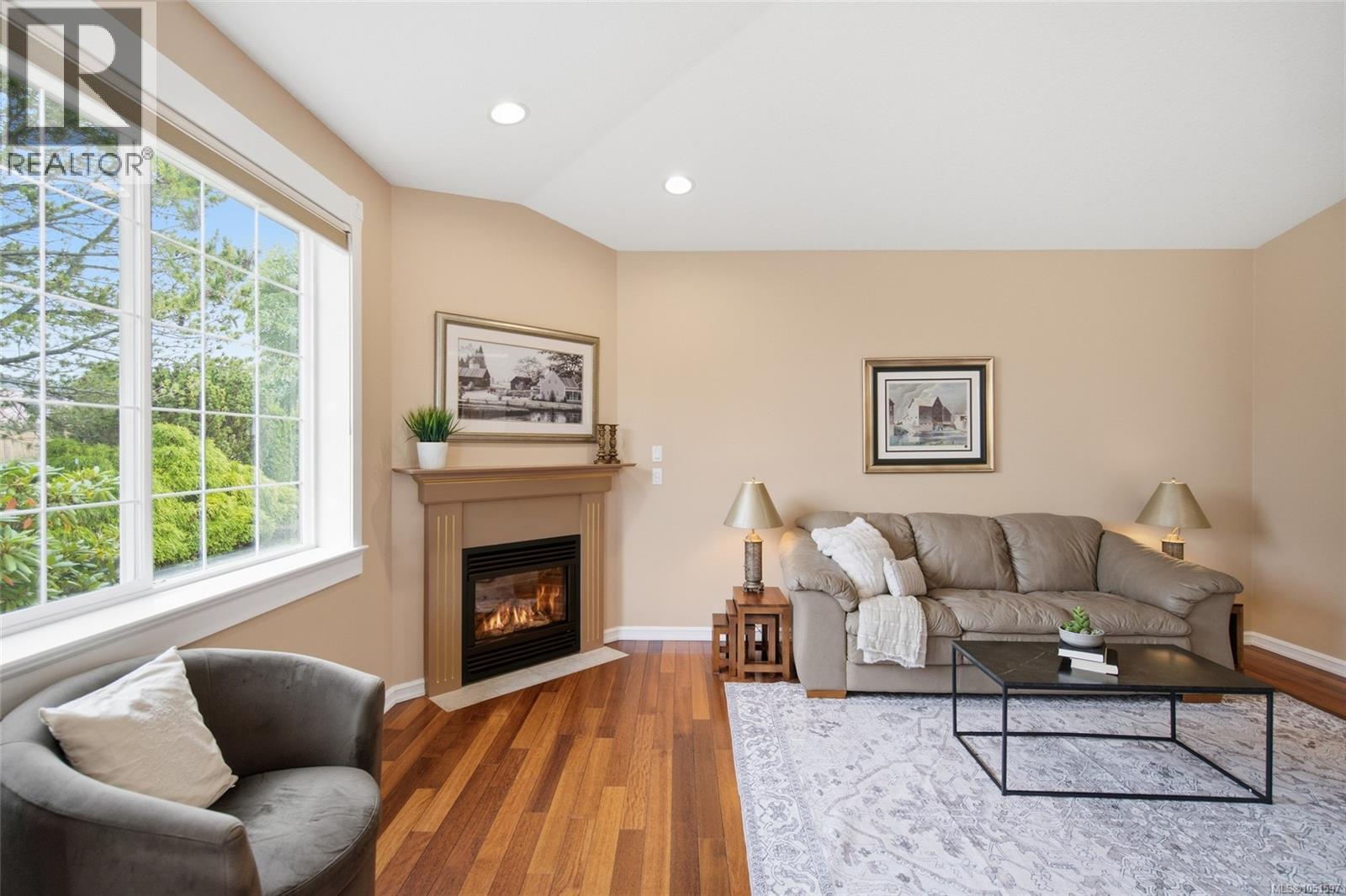 6154 Saturna Ave - Image 3