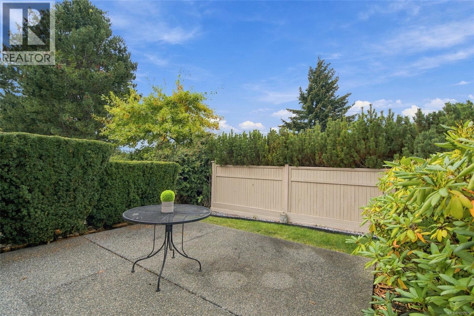 6154 Saturna Ave - 33