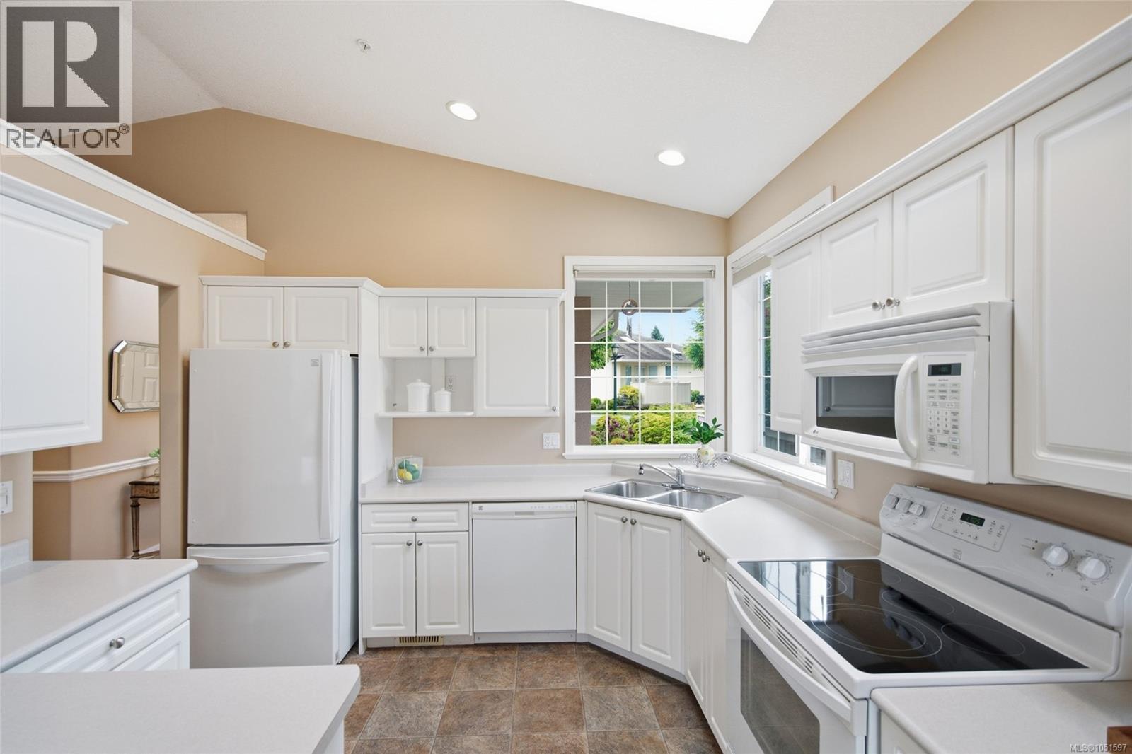 6154 Saturna Ave - 4