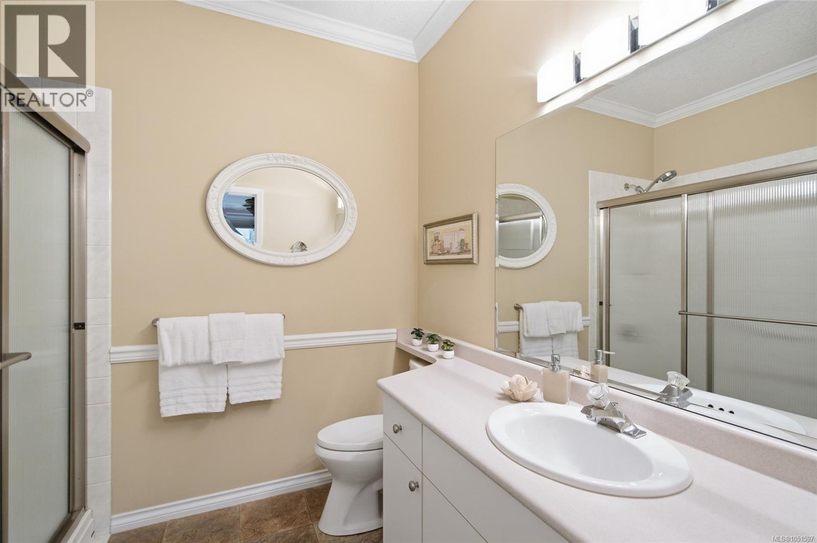 6154 Saturna Ave - 8