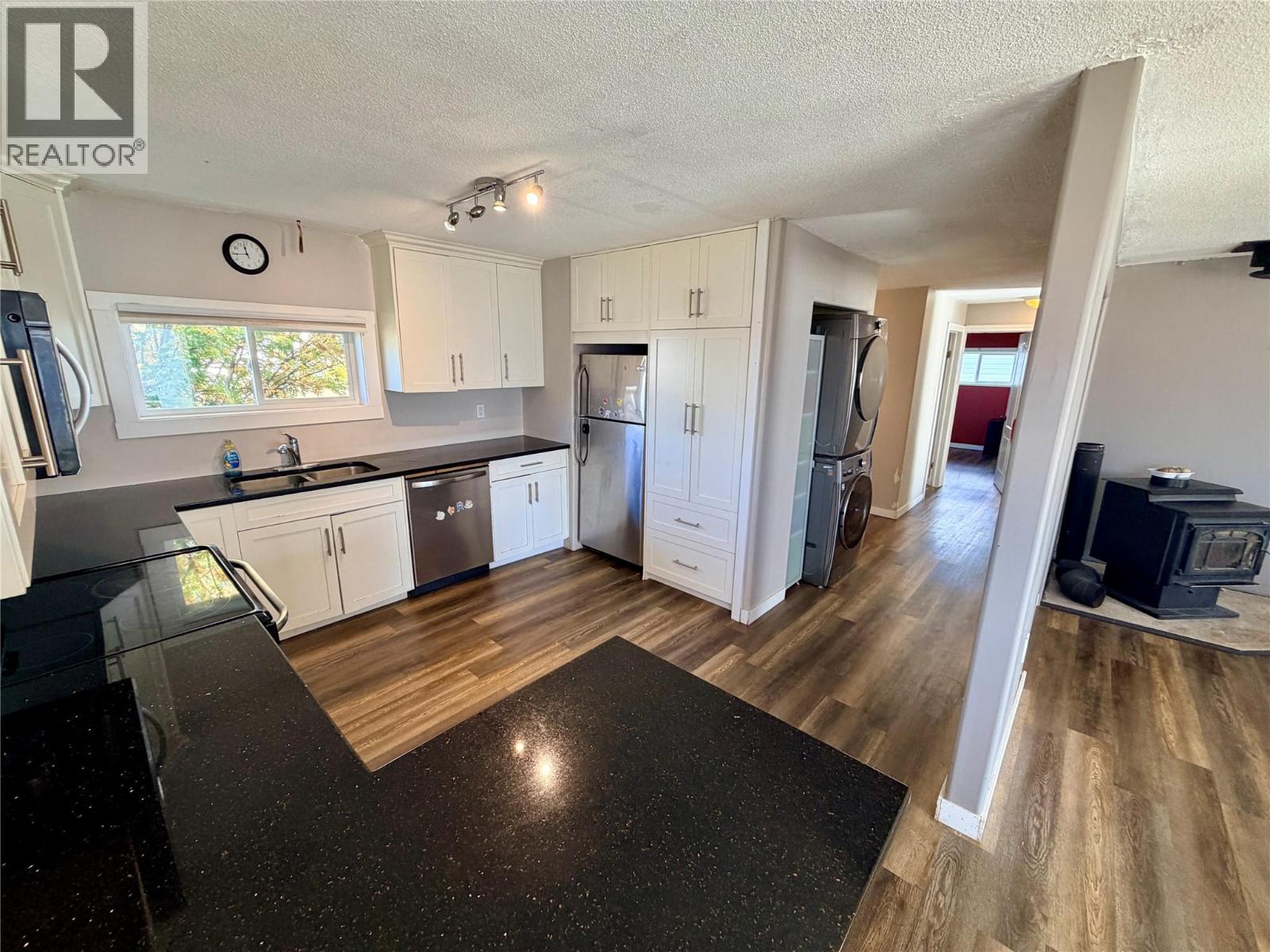 5007 48 Avenue - Image 3