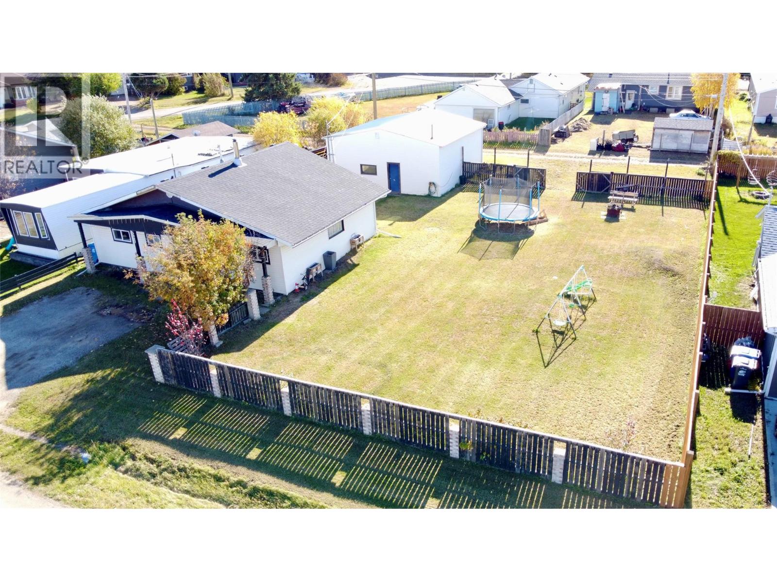 5007 48 Avenue - Image 24
