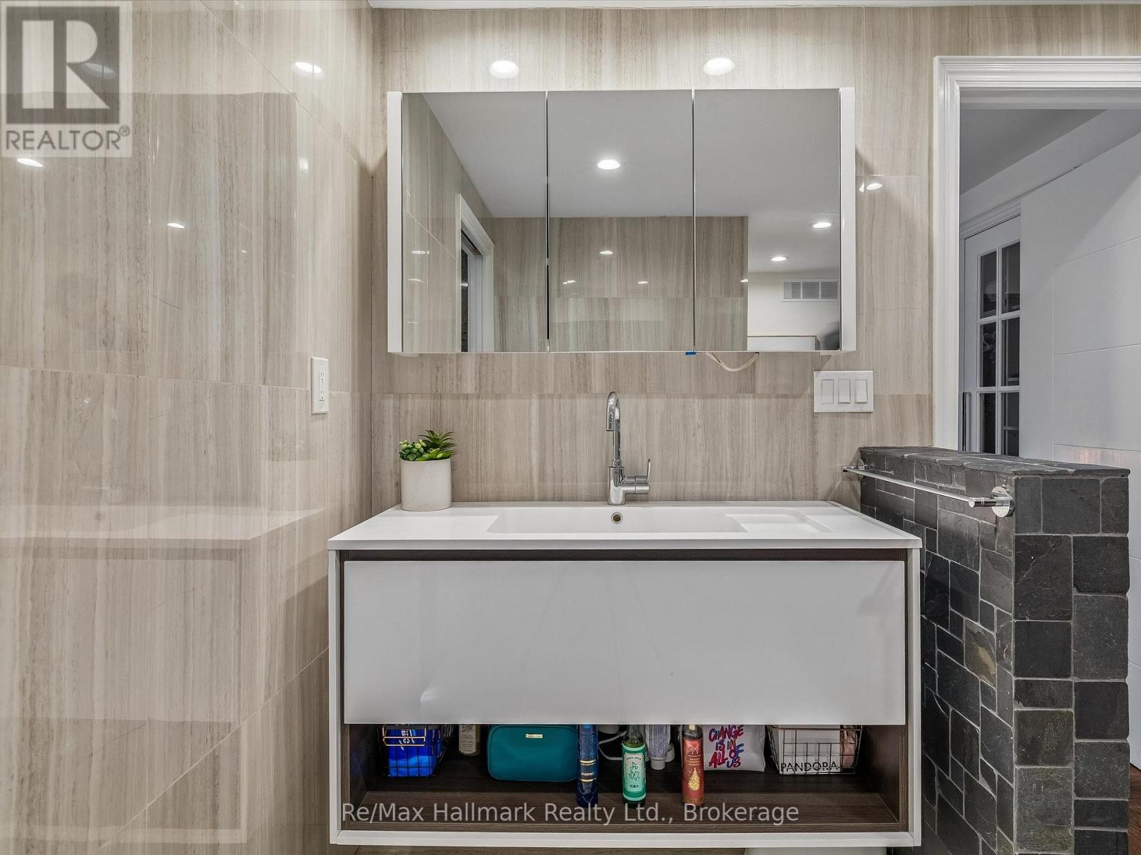 2194 CONSTANCE DRIVE - 32