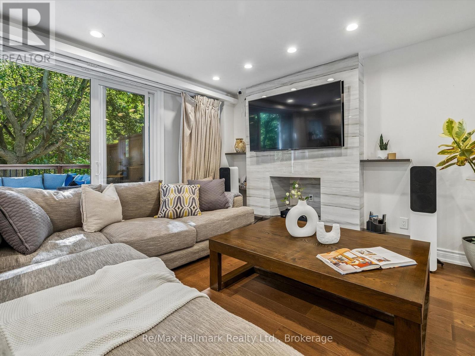 2194 CONSTANCE DRIVE - 8