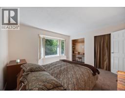 4384 Garden Grove Drive, Burnaby, BC V5G4G6 Photo 16