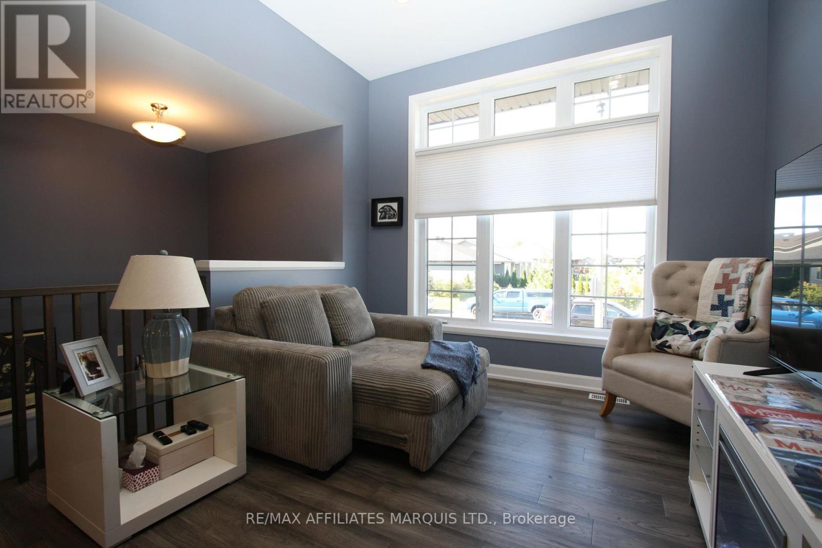 276 BELLWOOD DRIVE - 8