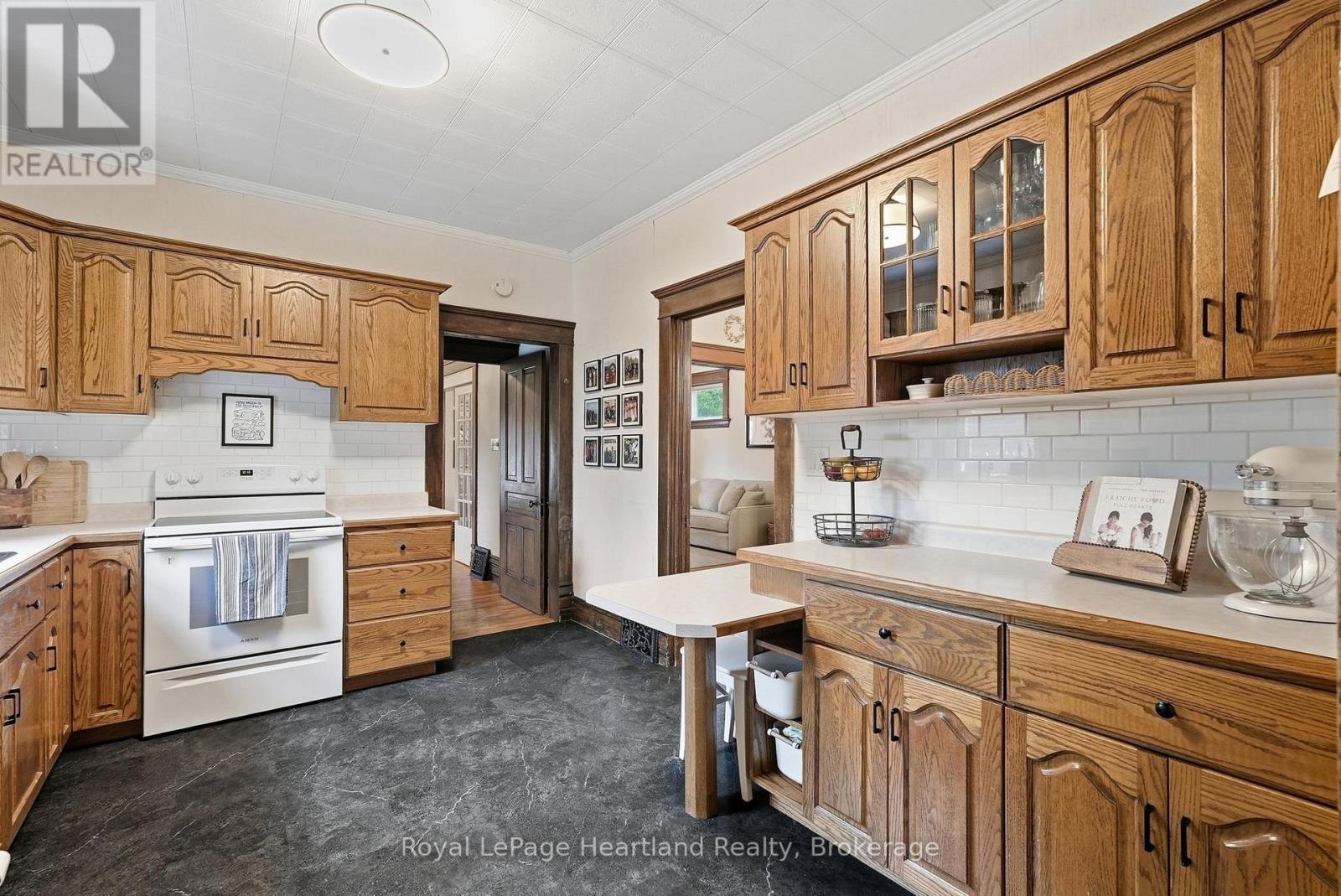 184 MAIN STREET - Image 15