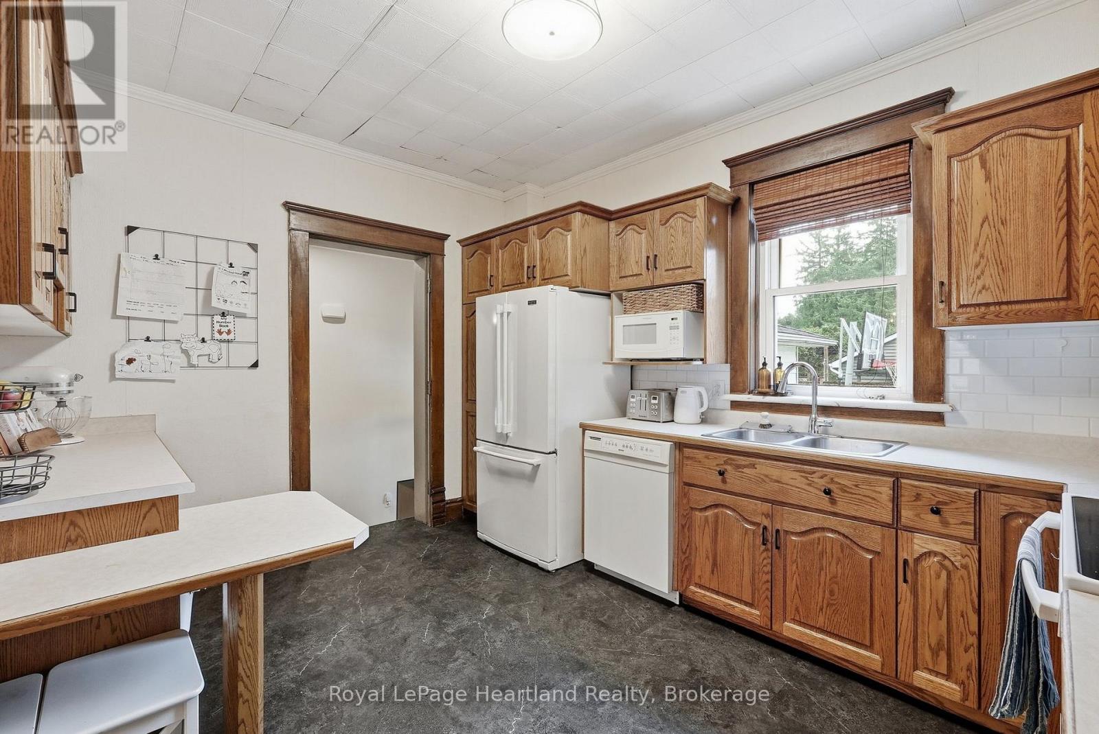 184 MAIN STREET - Image 16