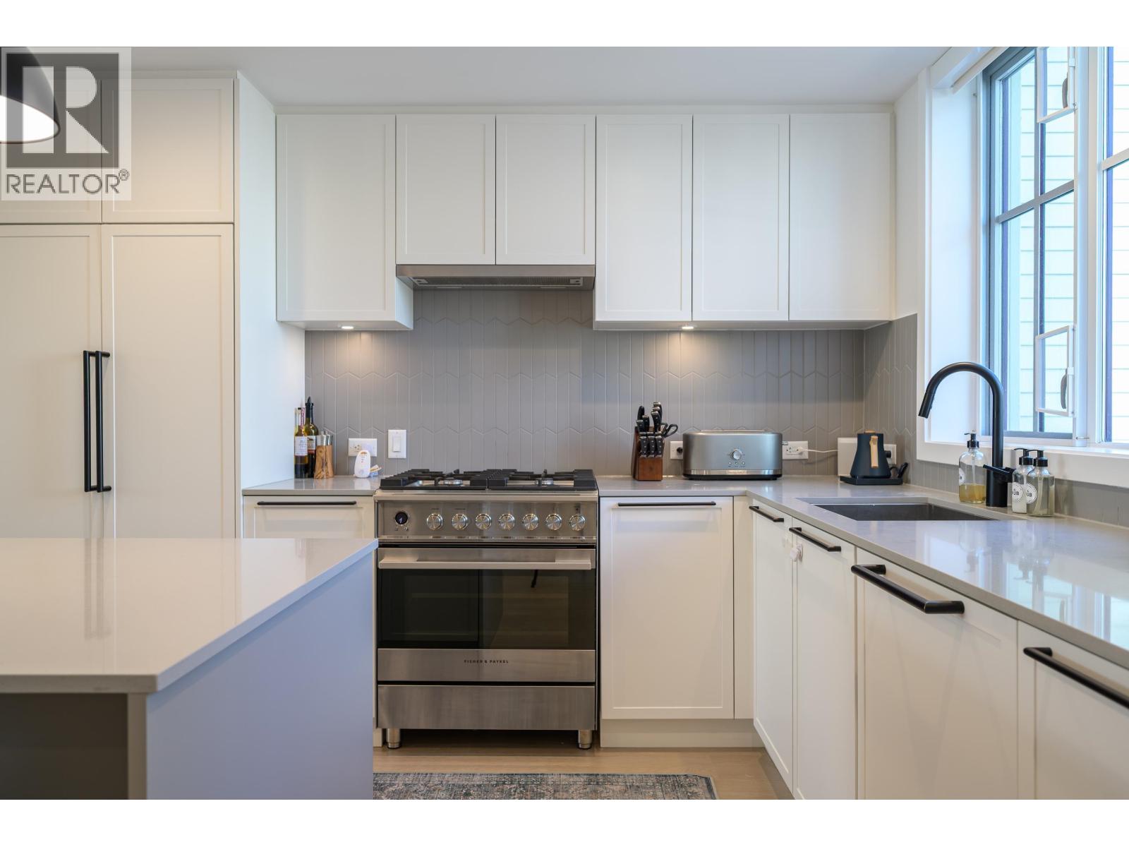 6363 SOUTHLANDS Drive, Delta