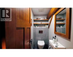 Kitchen - 475 Bluenose Road, Coldstream, BC V1B3E7 Photo 11