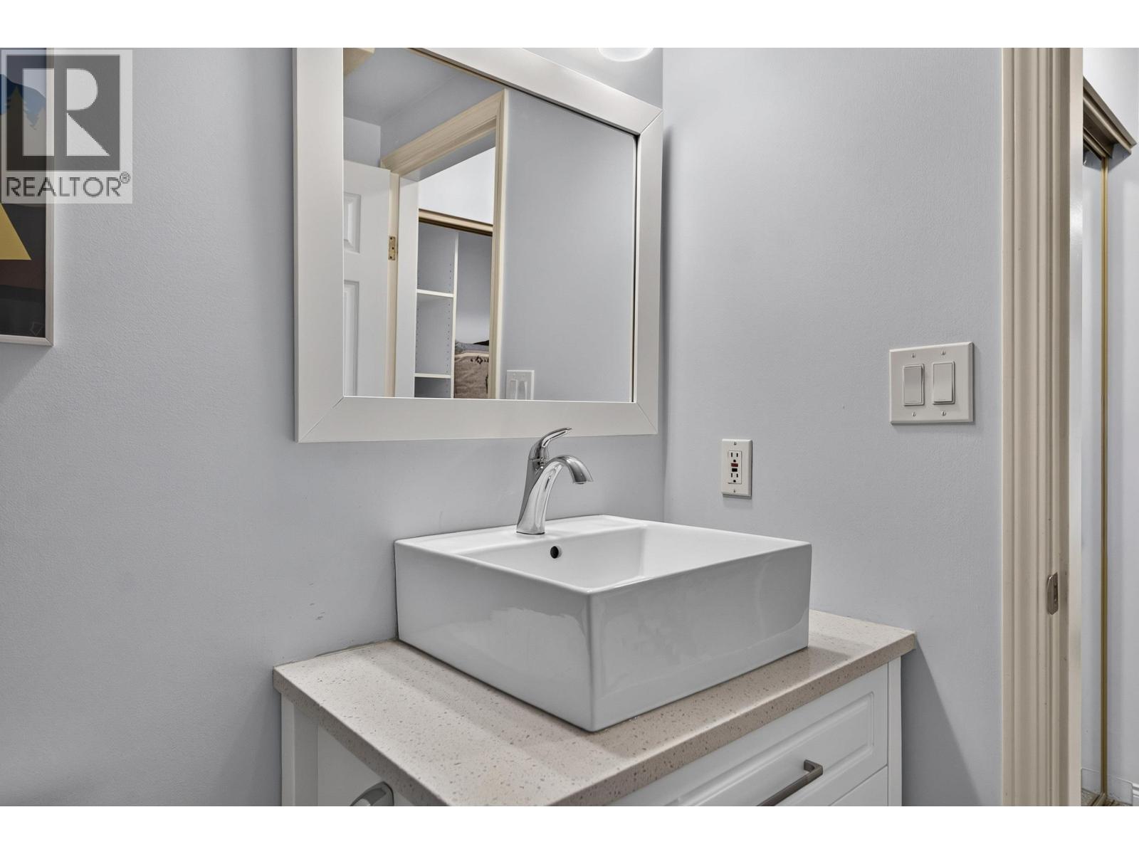Photo of 208 2288 W 12TH AVENUE 26