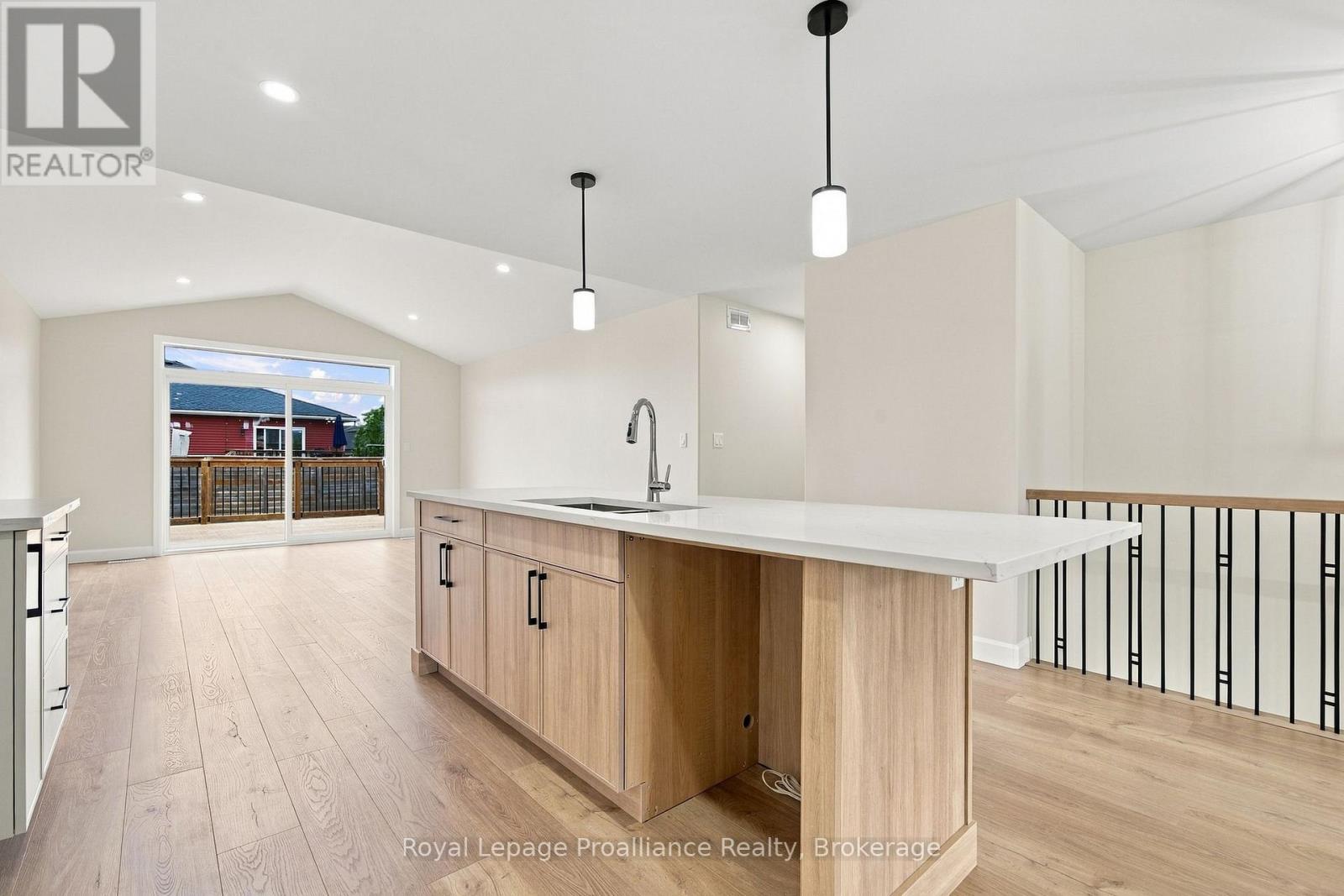 100 HASTINGS PARK DRIVE - 11
