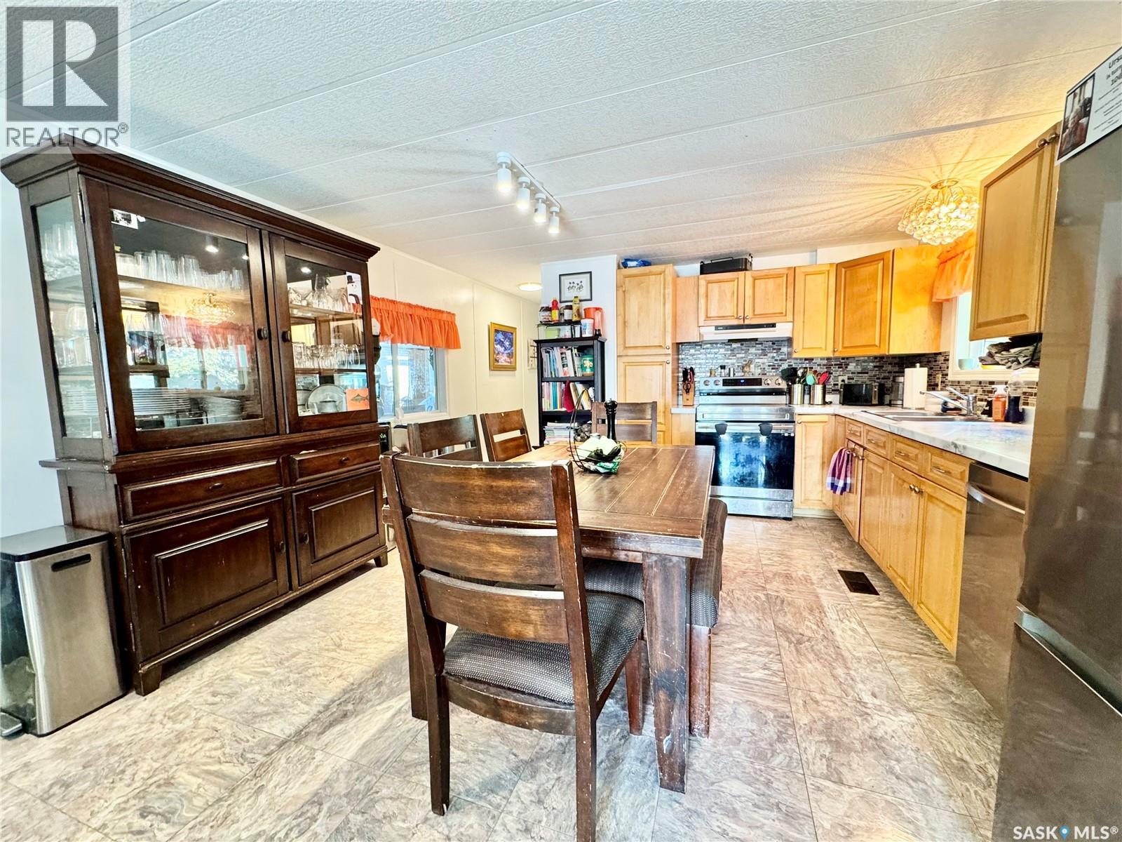 46 Eastview Trailer COURT - 3