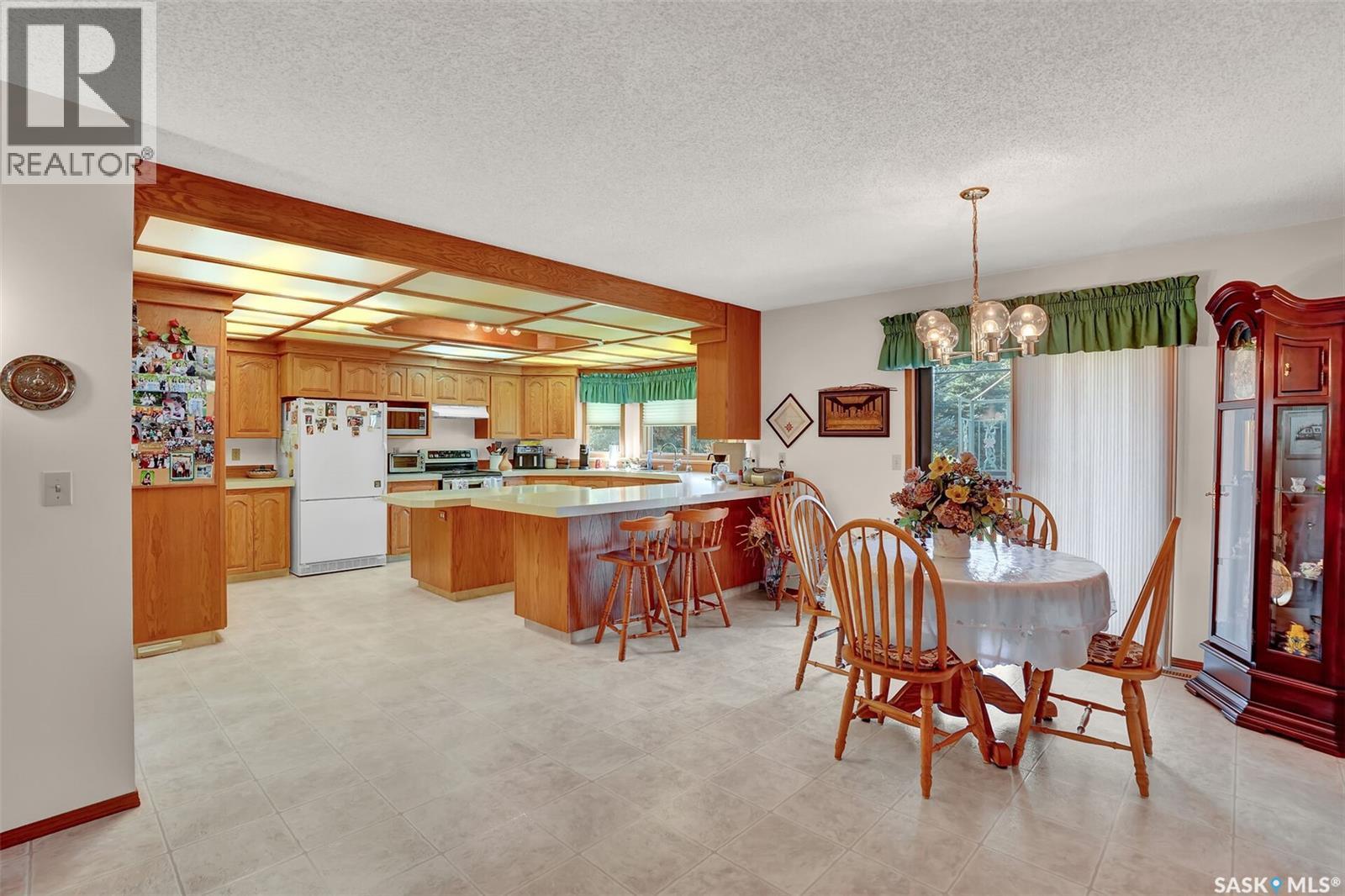 8 Emerald PLACE - 12