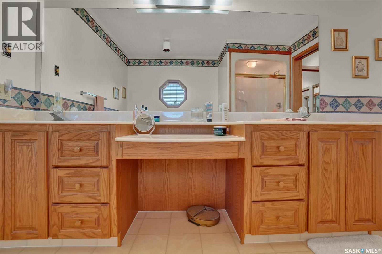 8 Emerald PLACE - Image 40