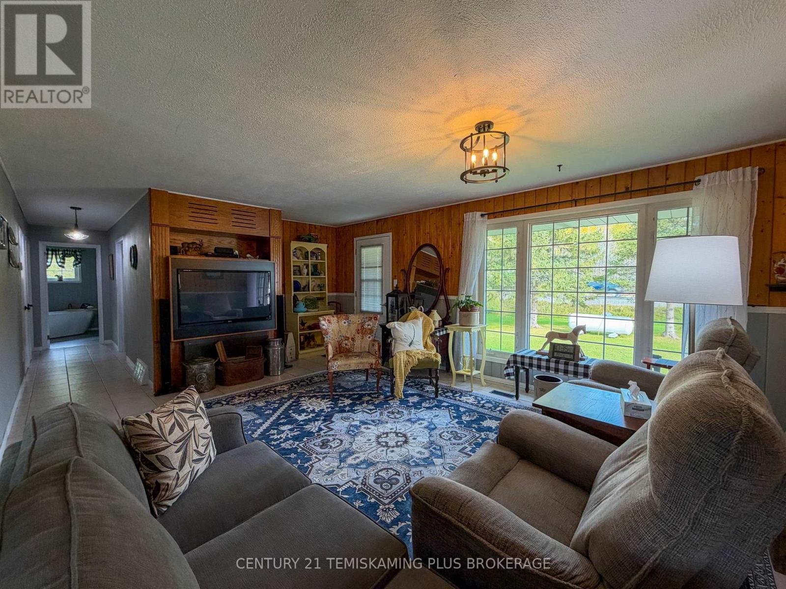 887726 HWY 65 W - Image 10