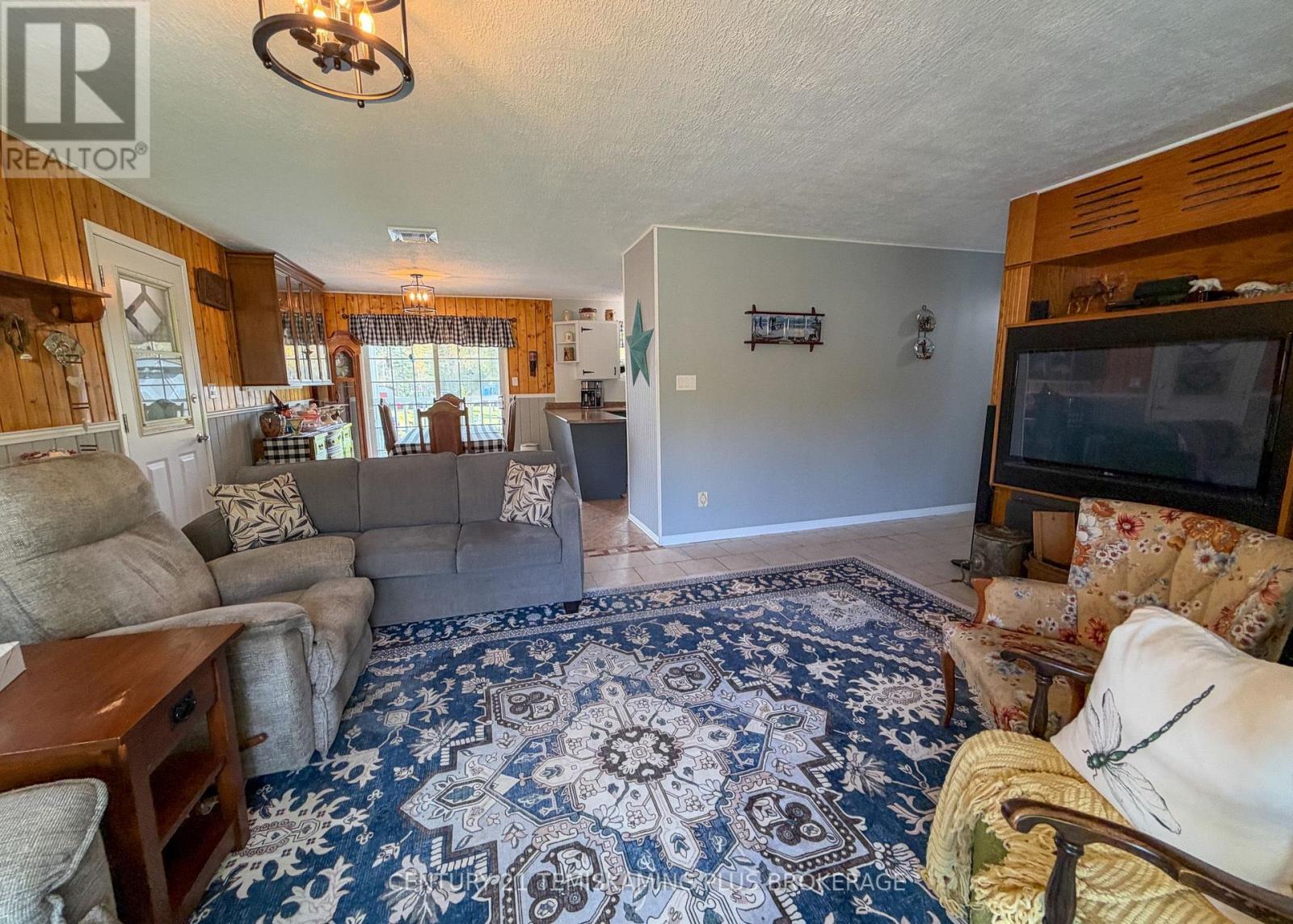 887726 HWY 65 W - Image 12