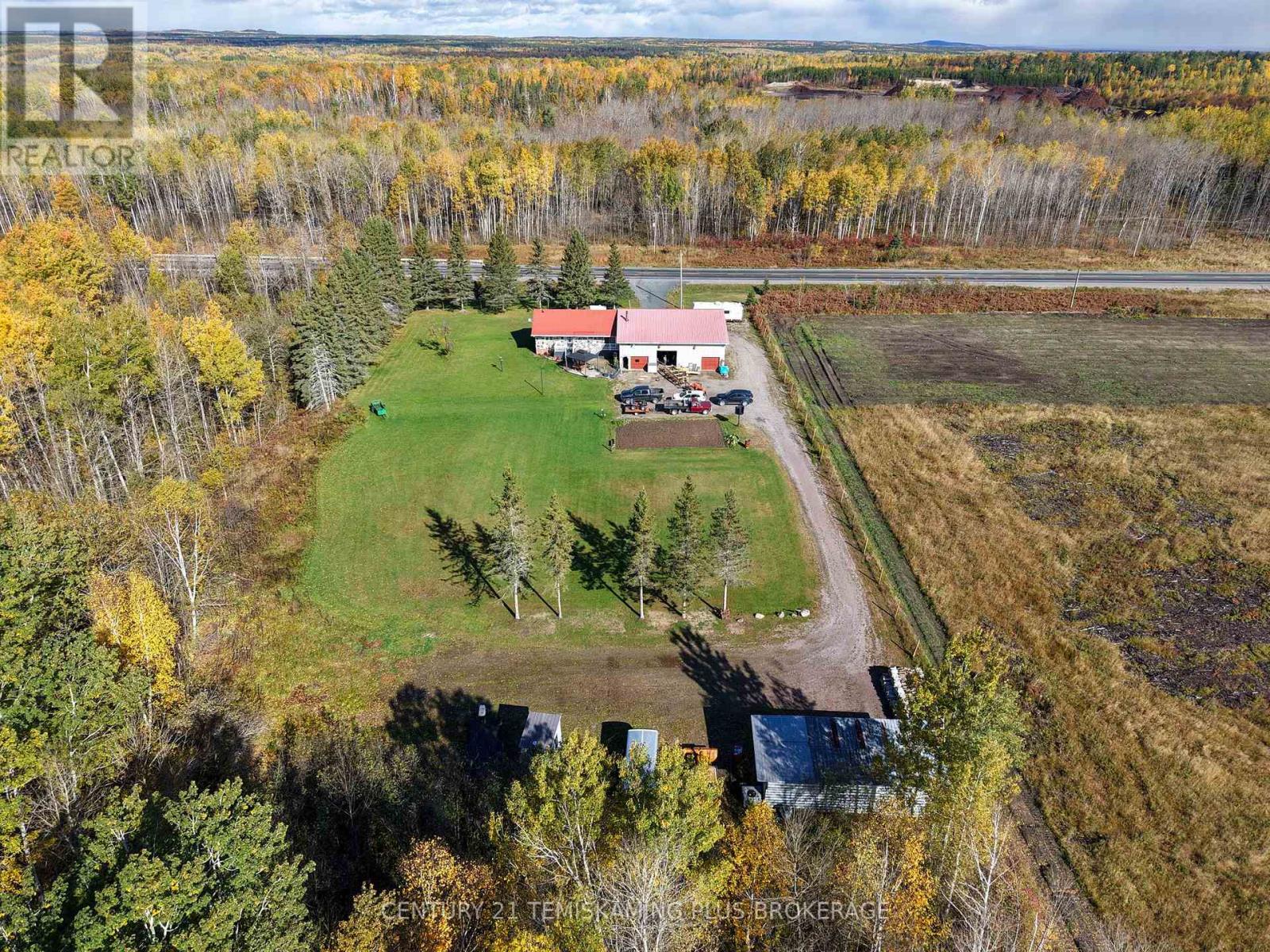 887726 HWY 65 W - Image 39