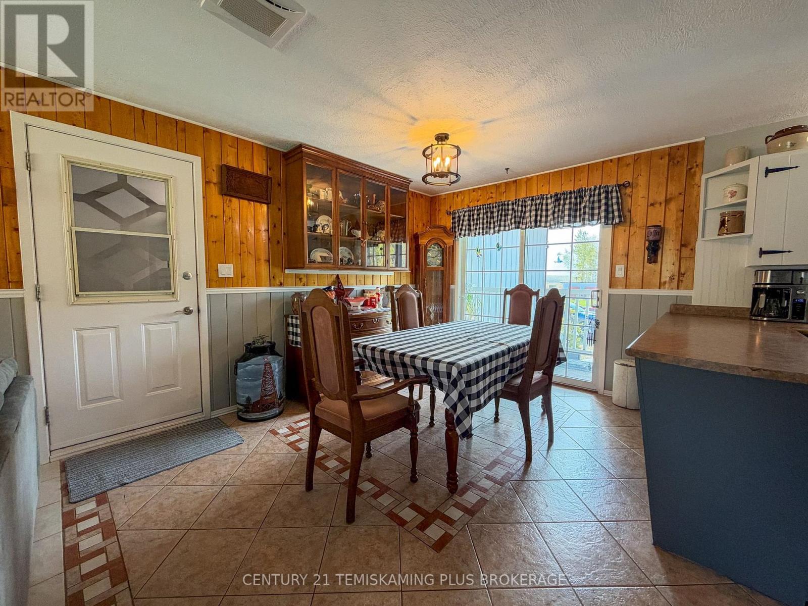 887726 HWY 65 W - 4