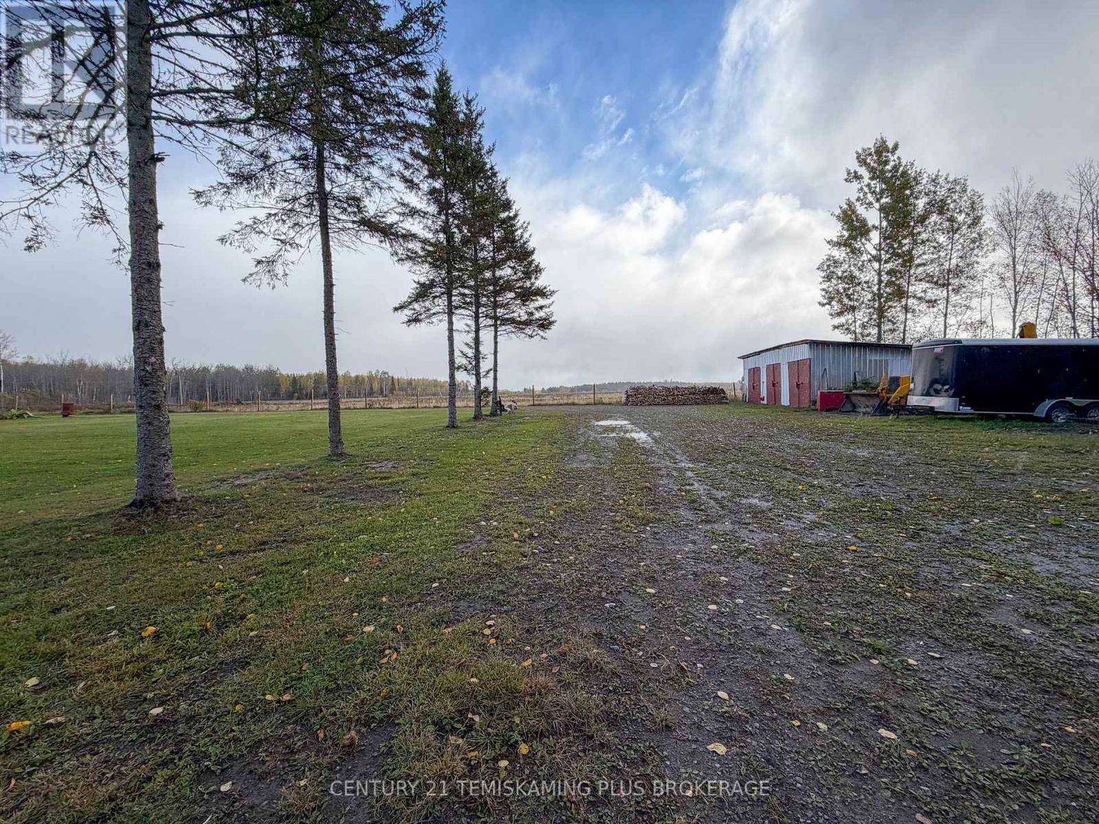 887726 HWY 65 W - Image 41