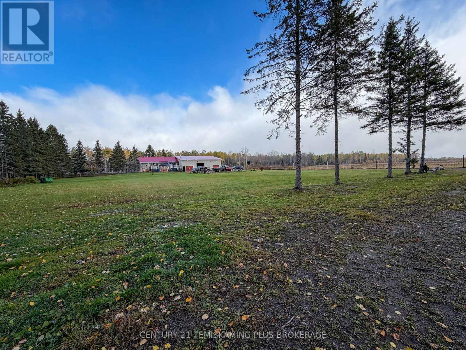 887726 HWY 65 W - Image 42