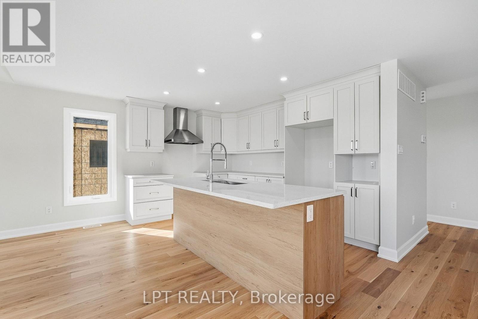 72 CHATEAUGUAY STREET - 10