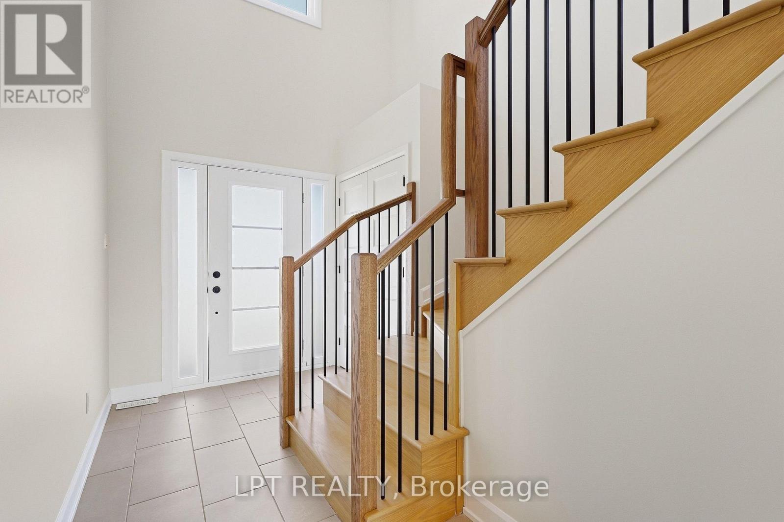 72 CHATEAUGUAY STREET - 3