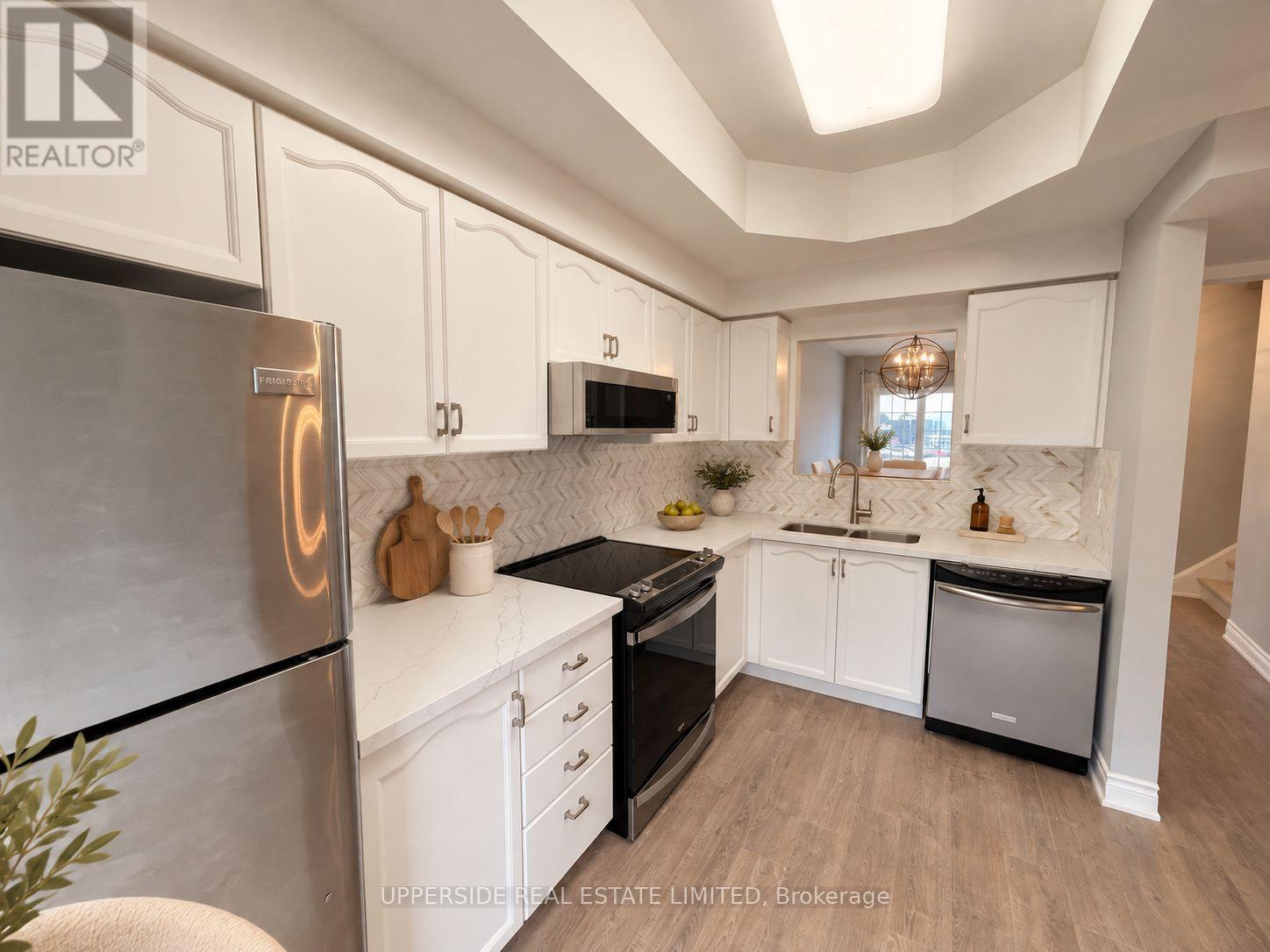 10- 23 Observatory Lane, Richmond Hill, ON photo 6