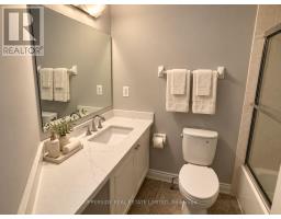 10 - 23 Observatory Lane, Richmond Hill, ON L4C0M7 Photo 8
