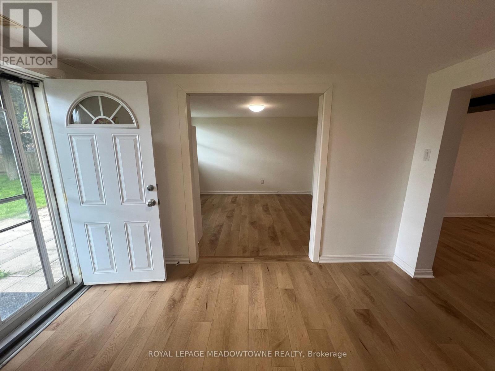 LOWER - 44 LAURIS AVENUE E — photo 3