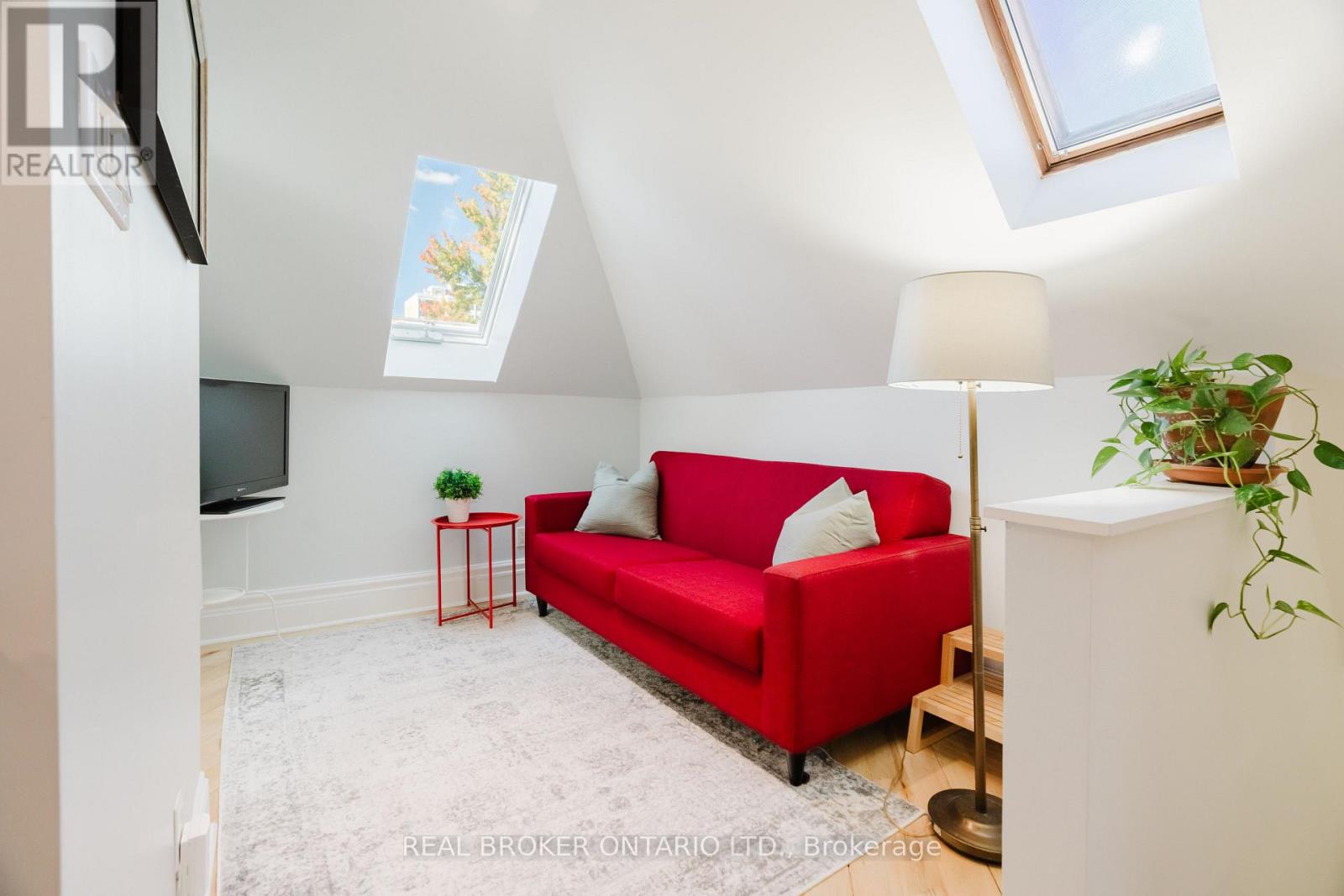 33 ARGYLE AVENUE - 28