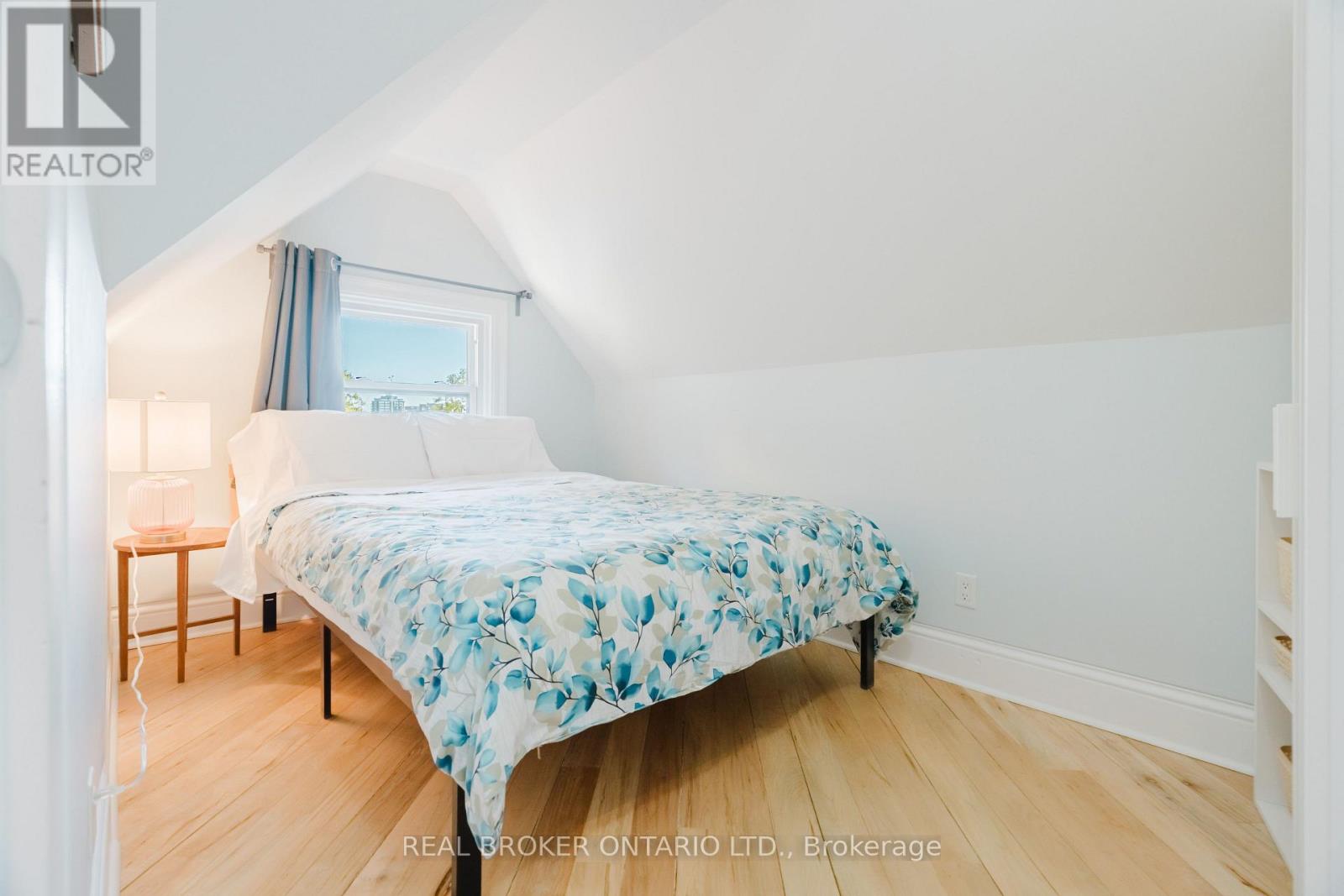 33 ARGYLE AVENUE - 34