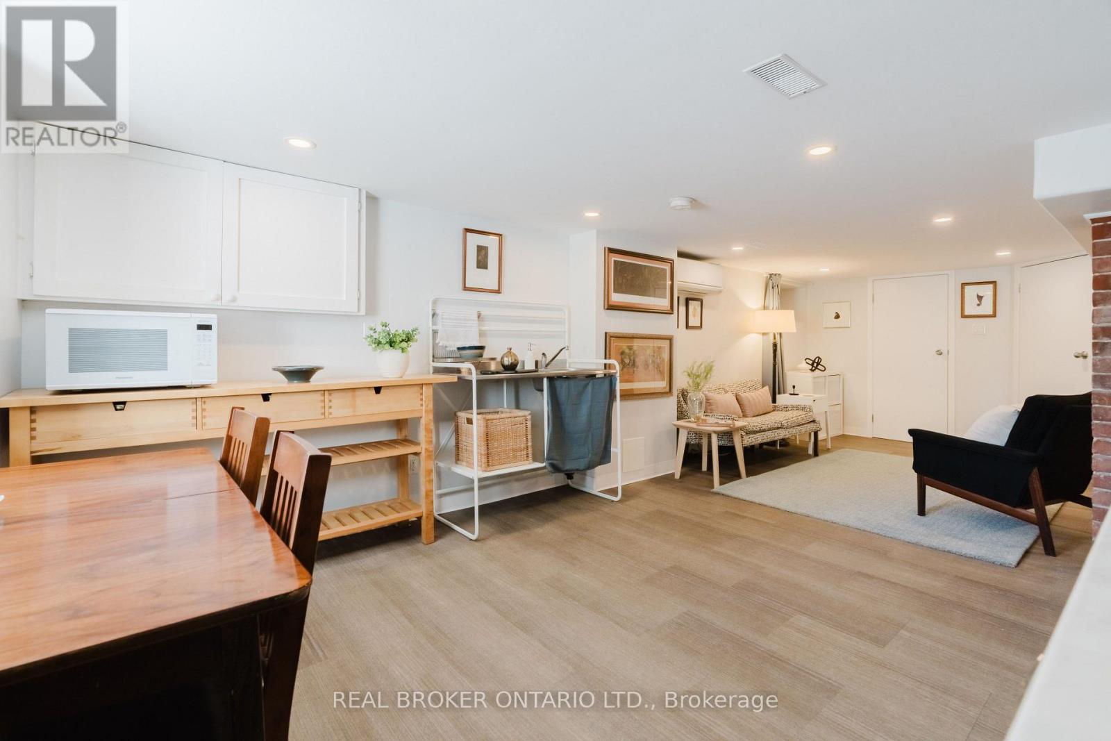 33 ARGYLE AVENUE - 39