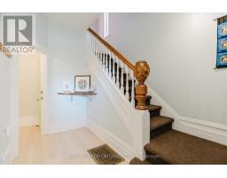 Living room - 33 Argyle Avenue, Ottawa, ON K2P1B3 Photo 11