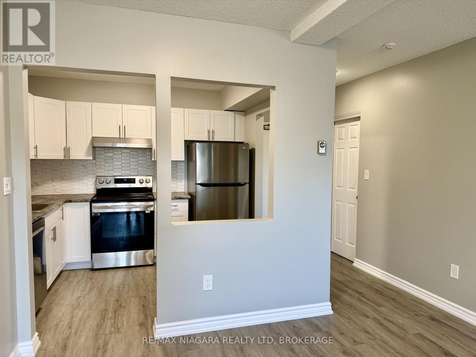 6837 Thorold Stone Road — photo 13